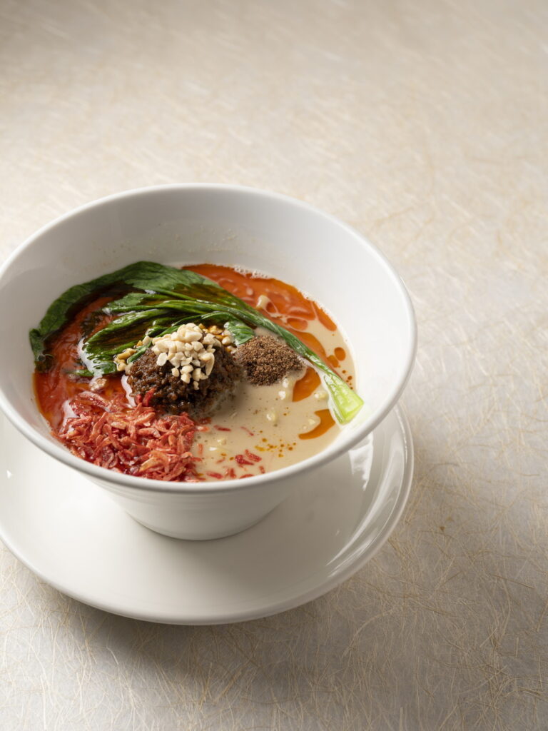 札幌担々麺 なり屋 西11丁目店の汁あり担々麺
