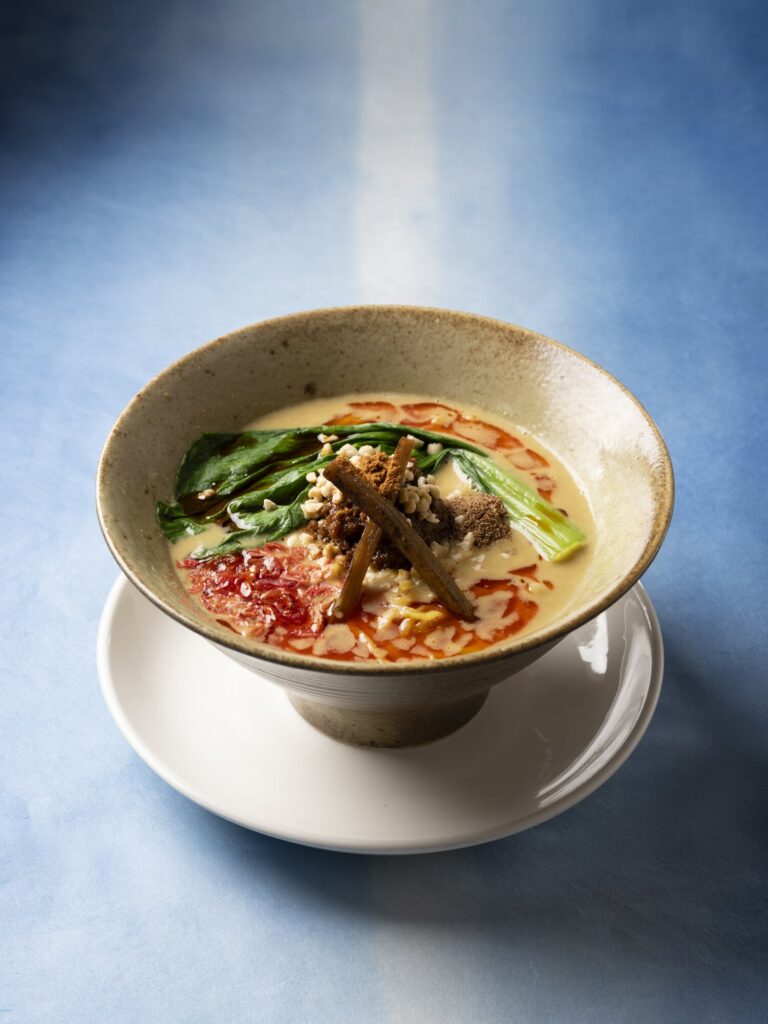 札幌担々麺 なり屋 西11丁目店の担々麺